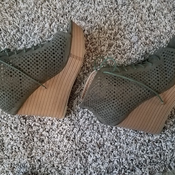 Wedges - Picture 4 of 4